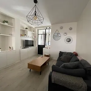2 Pièces, 35m² Proche Tour Eiffel Paris