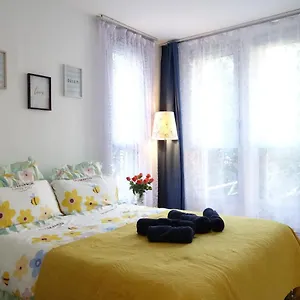 Charming Very Close To The City Center Paris